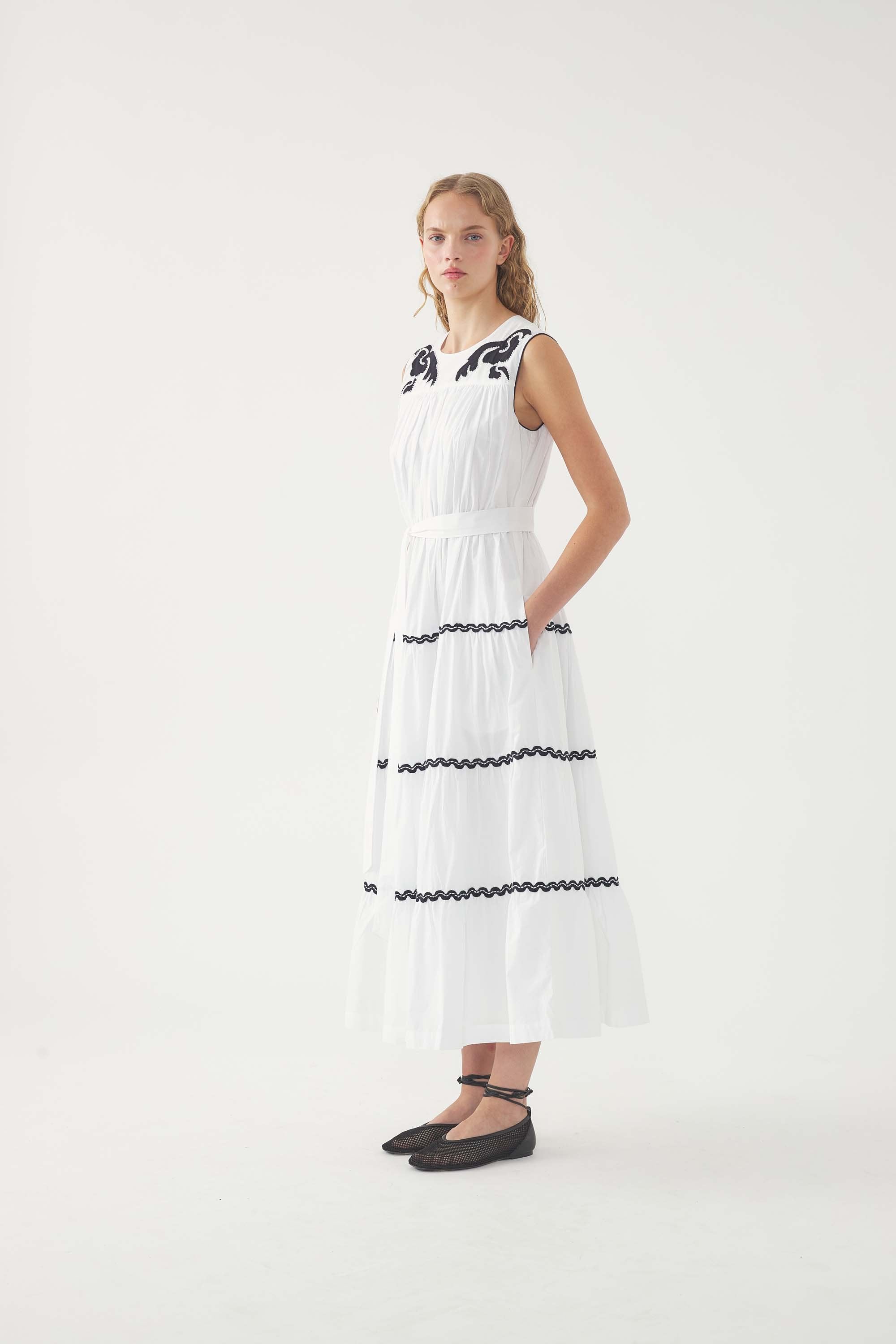 Robe longue brodée Dalli