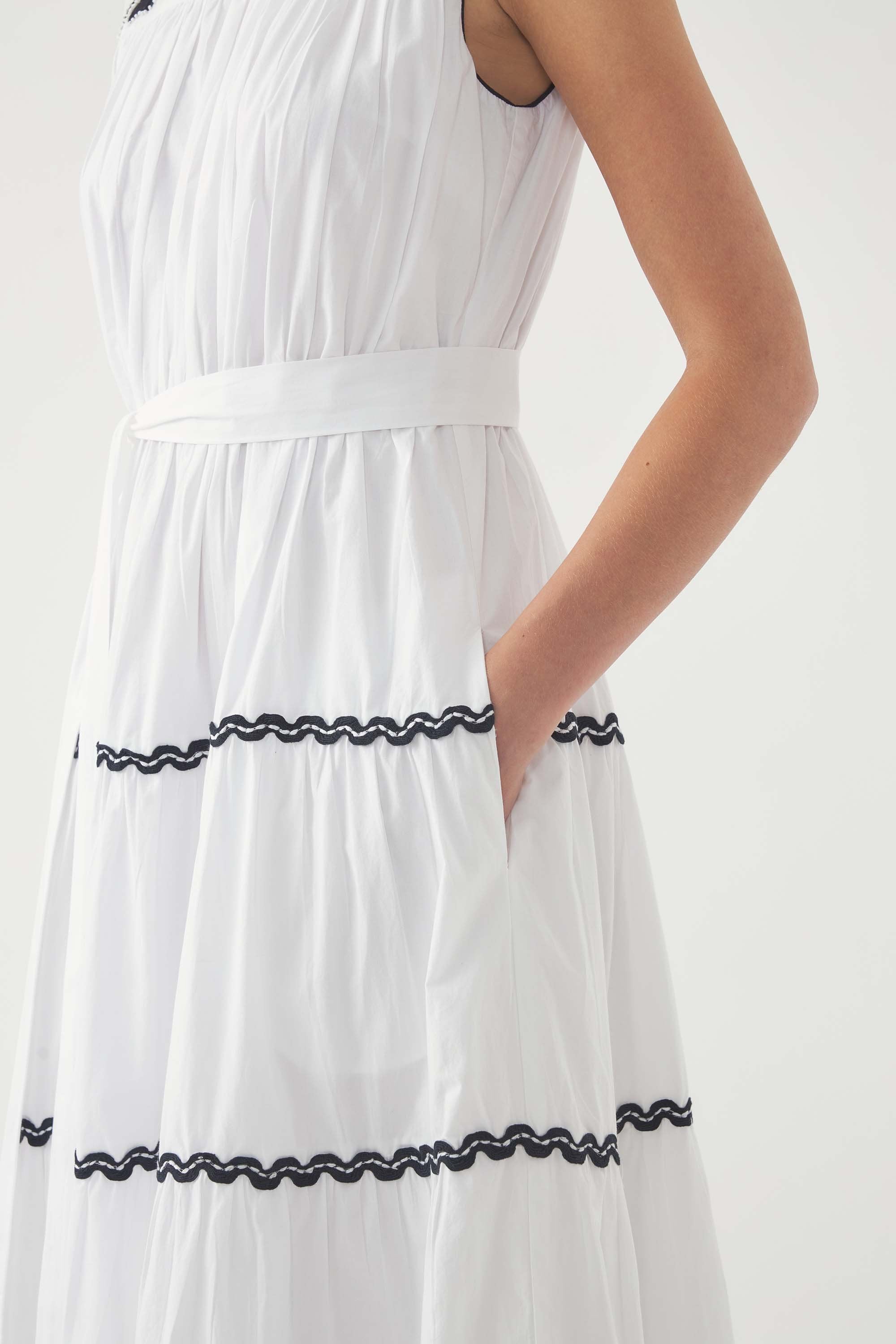 Robe longue brodée Dalli