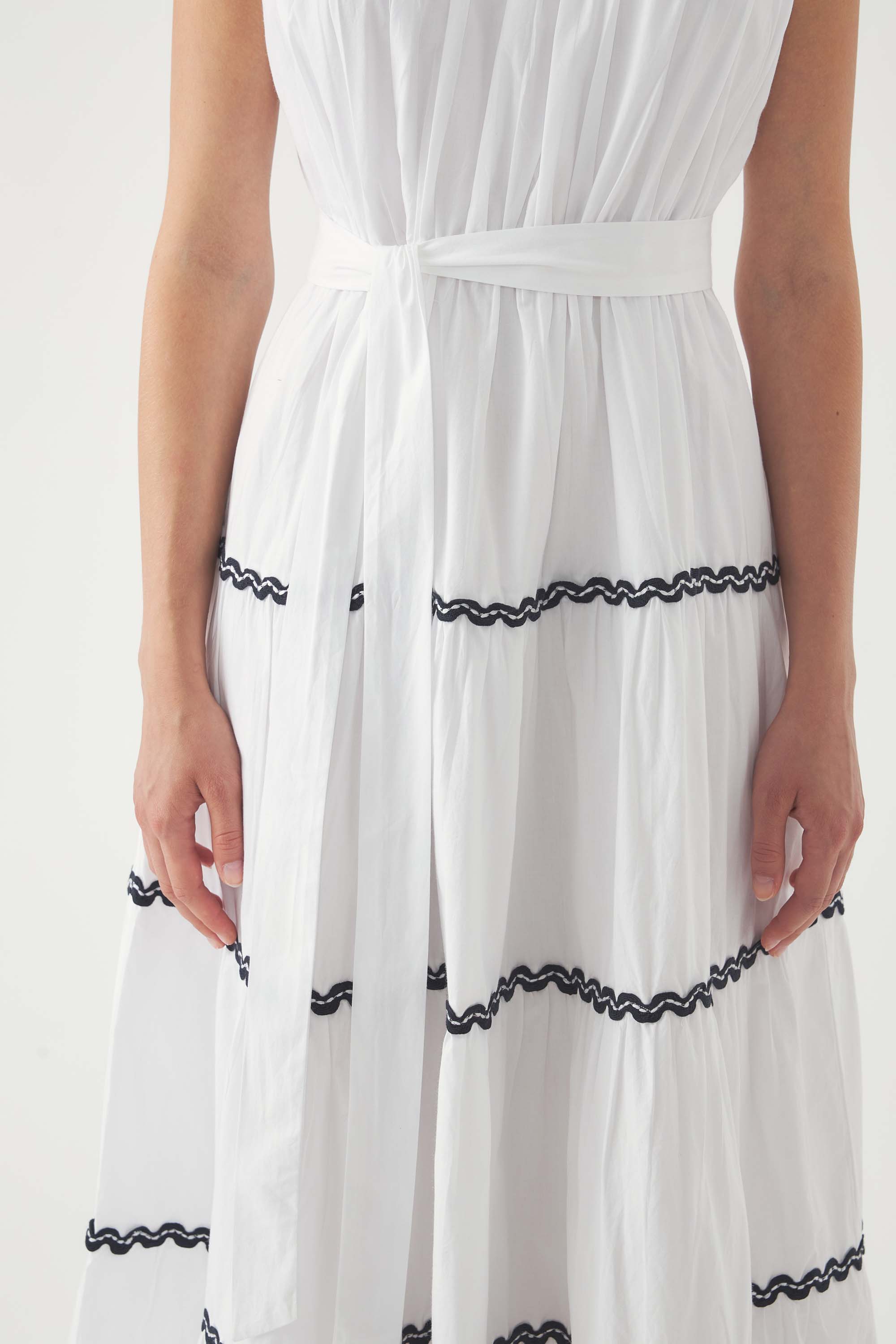 Robe longue brodée Dalli