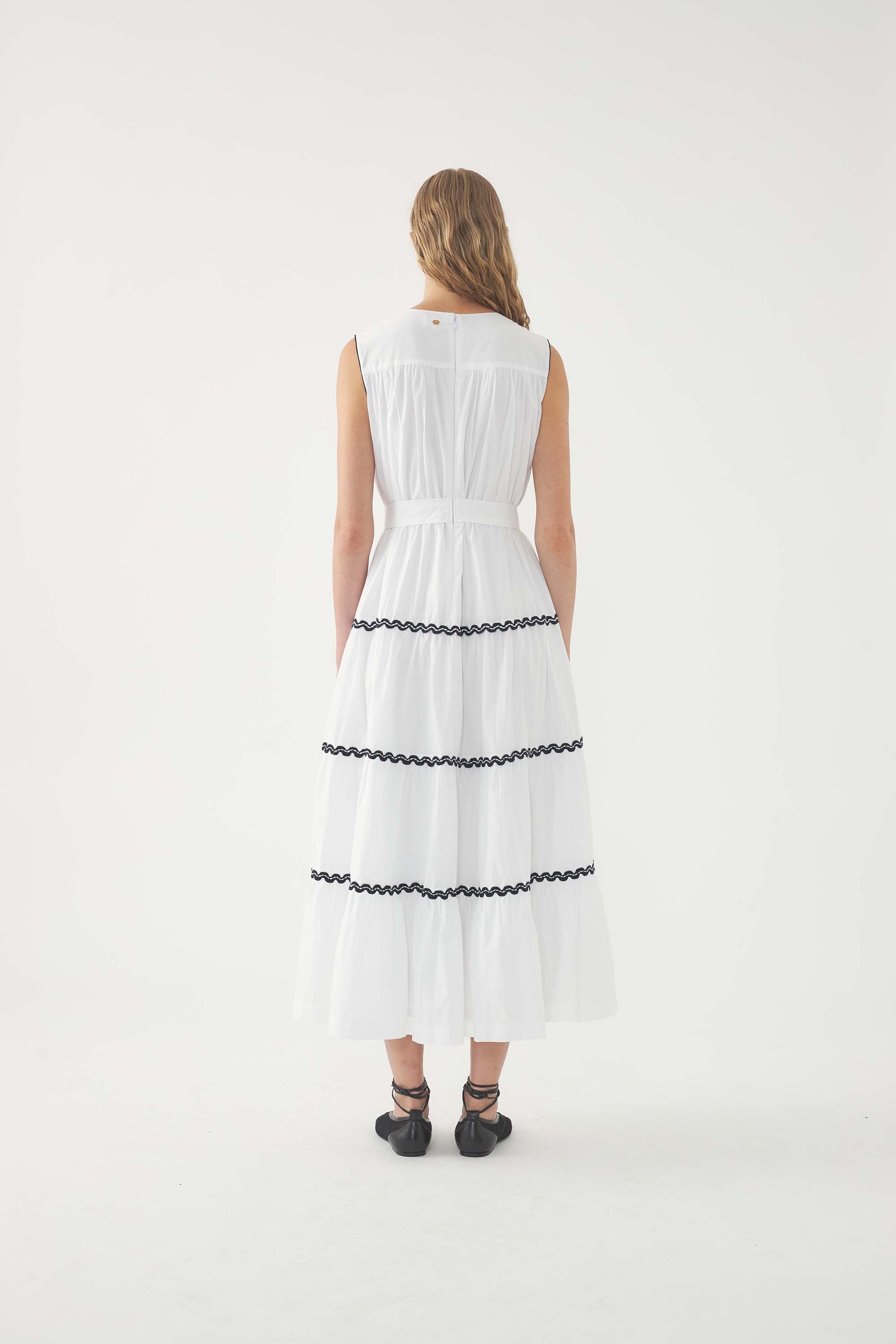 Robe longue brodée Dalli